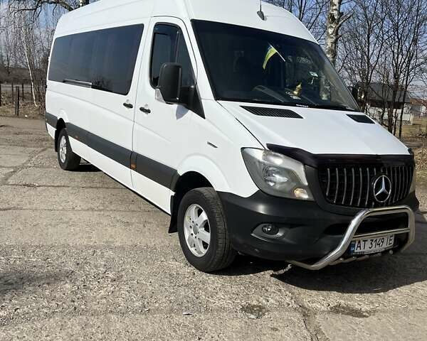 Белый Мерседес Sprinter, объемом двигателя 3 л и пробегом 560 тыс. км за 21000 $, фото 1 на Automoto.ua