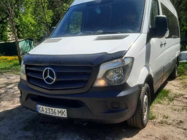 Белый Мерседес Sprinter, объемом двигателя 2.1 л и пробегом 350 тыс. км за 23000 $, фото 1 на Automoto.ua