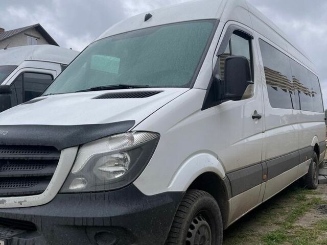 Белый Мерседес Sprinter, объемом двигателя 3.22 л и пробегом 560 тыс. км за 25000 $, фото 1 на Automoto.ua