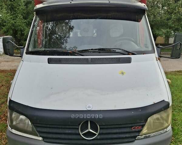Білий Мерседес Sprinter, об'ємом двигуна 2.15 л та пробігом 695 тис. км за 10200 $, фото 1 на Automoto.ua