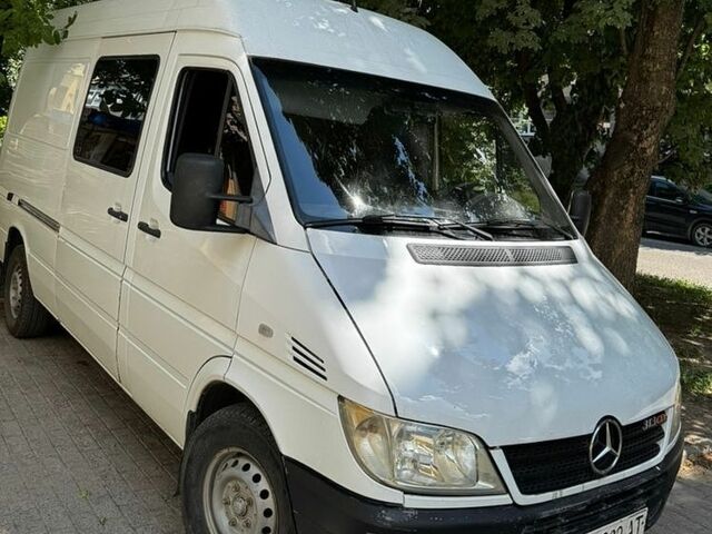 Білий Мерседес Sprinter, об'ємом двигуна 2.2 л та пробігом 400 тис. км за 9000 $, фото 1 на Automoto.ua