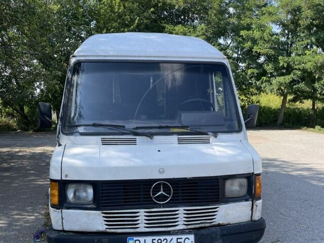 Білий Мерседес Sprinter, об'ємом двигуна 2.3 л та пробігом 331 тис. км за 2100 $, фото 1 на Automoto.ua