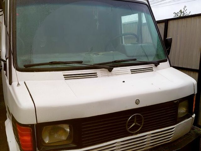 Белый Мерседес Sprinter, объемом двигателя 2.9 л и пробегом 640 тыс. км за 3200 $, фото 1 на Automoto.ua
