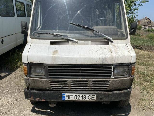 Белый Мерседес Sprinter, объемом двигателя 0 л и пробегом 528 тыс. км за 800 $, фото 1 на Automoto.ua
