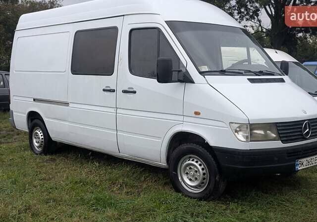 Білий Мерседес Sprinter, об'ємом двигуна 2.3 л та пробігом 452 тис. км за 3650 $, фото 1 на Automoto.ua