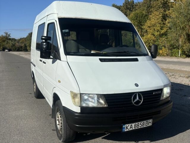 Білий Мерседес Sprinter, об'ємом двигуна 3 л та пробігом 450 тис. км за 3499 $, фото 1 на Automoto.ua