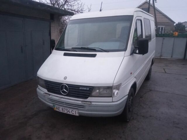 Білий Мерседес Sprinter, об'ємом двигуна 2.3 л та пробігом 800 тис. км за 4000 $, фото 1 на Automoto.ua