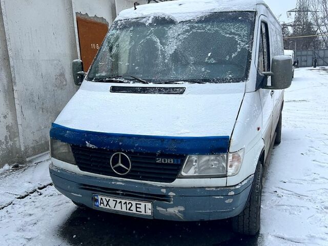 Белый Мерседес Sprinter, объемом двигателя 2.3 л и пробегом 711 тыс. км за 4000 $, фото 1 на Automoto.ua