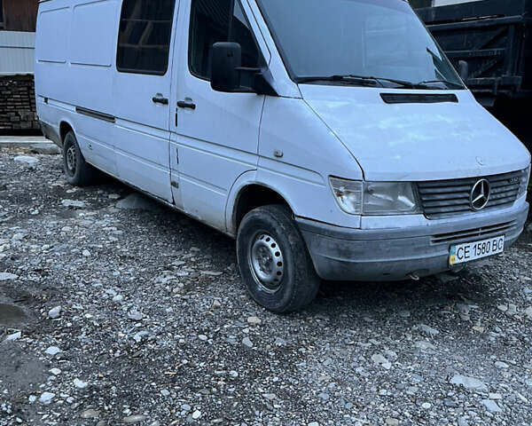 Белый Мерседес Sprinter, объемом двигателя 2.87 л и пробегом 450 тыс. км за 3800 $, фото 1 на Automoto.ua