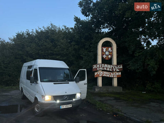 Белый Мерседес Sprinter, объемом двигателя 2.9 л и пробегом 600 тыс. км за 6300 $, фото 1 на Automoto.ua