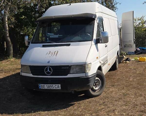 Белый Мерседес Sprinter, объемом двигателя 2.87 л и пробегом 1000 тыс. км за 7800 $, фото 1 на Automoto.ua