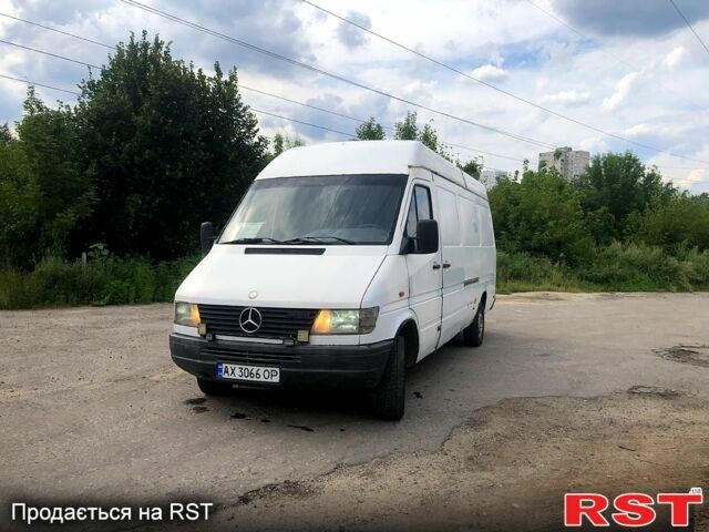 Белый Мерседес Sprinter, объемом двигателя 2.3 л и пробегом 258 тыс. км за 3499 $, фото 1 на Automoto.ua