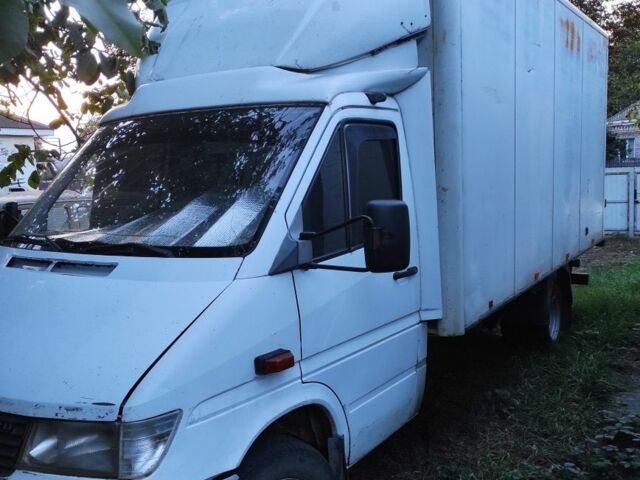 Білий Мерседес Sprinter, об'ємом двигуна 2.9 л та пробігом 987 тис. км за 5000 $, фото 1 на Automoto.ua