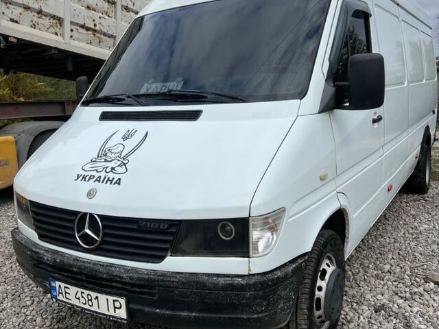 Білий Мерседес Sprinter, об'ємом двигуна 2.9 л та пробігом 720 тис. км за 10000 $, фото 1 на Automoto.ua