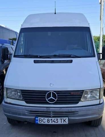 Белый Мерседес Sprinter, объемом двигателя 2.9 л и пробегом 500 тыс. км за 5200 $, фото 1 на Automoto.ua
