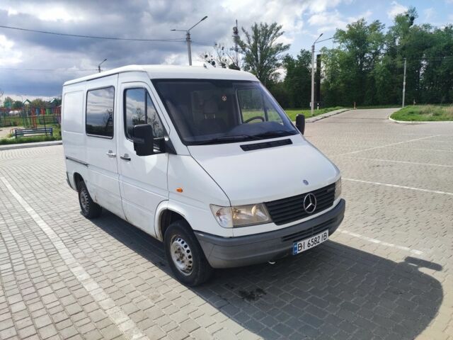 Білий Мерседес Sprinter, об'ємом двигуна 0 л та пробігом 300 тис. км за 3999 $, фото 1 на Automoto.ua