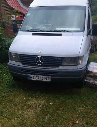 Белый Мерседес Sprinter, объемом двигателя 2.87 л и пробегом 480 тыс. км за 5300 $, фото 1 на Automoto.ua