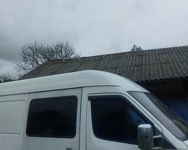 Белый Мерседес Sprinter, объемом двигателя 0 л и пробегом 1000 тыс. км за 6000 $, фото 1 на Automoto.ua
