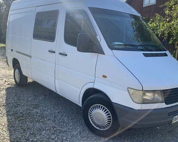 Білий Мерседес Sprinter, об'ємом двигуна 2.87 л та пробігом 400 тис. км за 7100 $, фото 1 на Automoto.ua