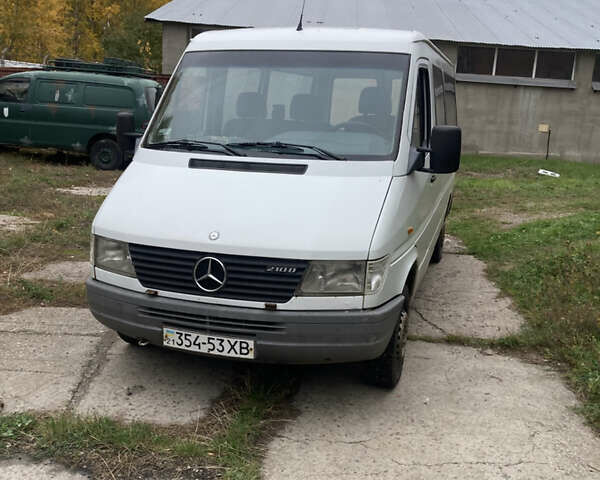 Білий Мерседес Sprinter, об'ємом двигуна 0 л та пробігом 450 тис. км за 4500 $, фото 1 на Automoto.ua
