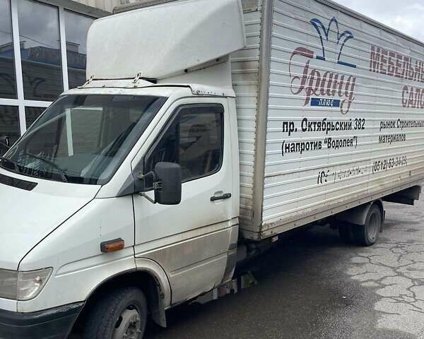 Белый Мерседес Sprinter, объемом двигателя 2.9 л и пробегом 752 тыс. км за 10000 $, фото 1 на Automoto.ua