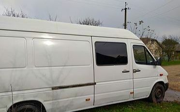 Белый Мерседес Sprinter, объемом двигателя 3 л и пробегом 40 тыс. км за 190000 $, фото 1 на Automoto.ua
