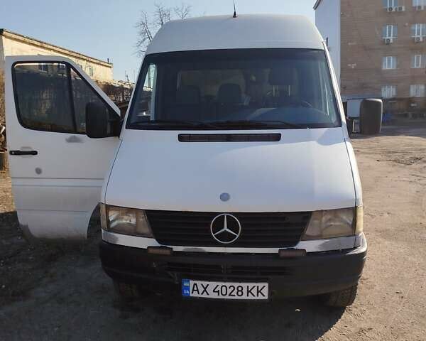Белый Мерседес Sprinter, объемом двигателя 2.87 л и пробегом 367 тыс. км за 5000 $, фото 1 на Automoto.ua