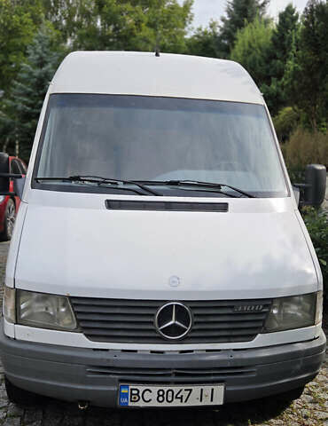 Білий Мерседес Sprinter, об'ємом двигуна 2.9 л та пробігом 710 тис. км за 8000 $, фото 1 на Automoto.ua