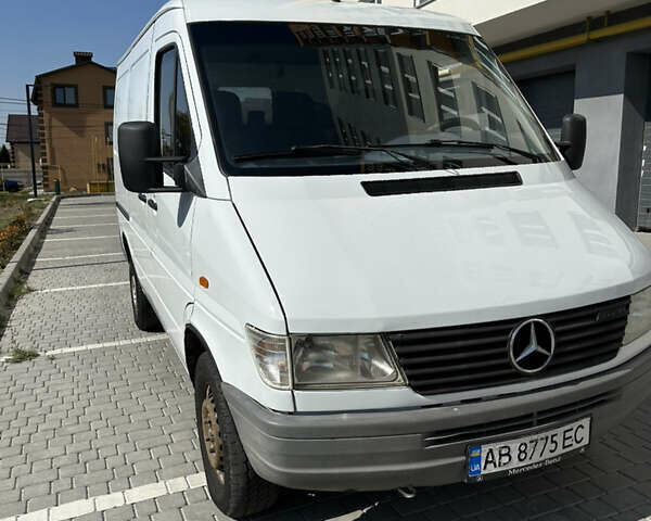 Белый Мерседес Sprinter, объемом двигателя 2.87 л и пробегом 470 тыс. км за 6100 $, фото 1 на Automoto.ua