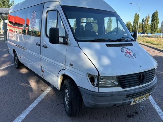 Белый Мерседес Sprinter, объемом двигателя 2.9 л и пробегом 150 тыс. км за 2600 $, фото 1 на Automoto.ua