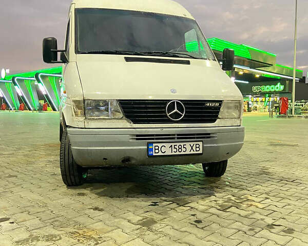 Білий Мерседес Sprinter, об'ємом двигуна 2.9 л та пробігом 750 тис. км за 9000 $, фото 1 на Automoto.ua