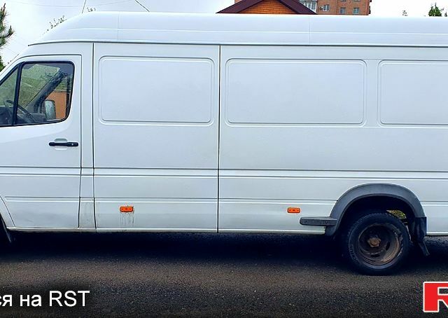 Белый Мерседес Sprinter, объемом двигателя 2.9 л и пробегом 630 тыс. км за 7000 $, фото 1 на Automoto.ua