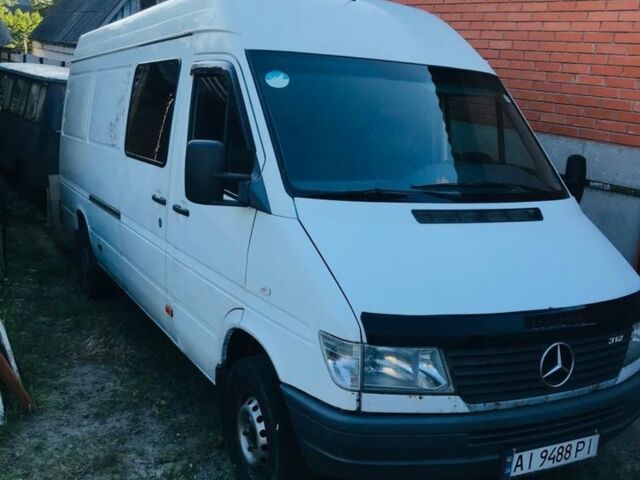 Білий Мерседес Sprinter, об'ємом двигуна 2.9 л та пробігом 300 тис. км за 5900 $, фото 1 на Automoto.ua