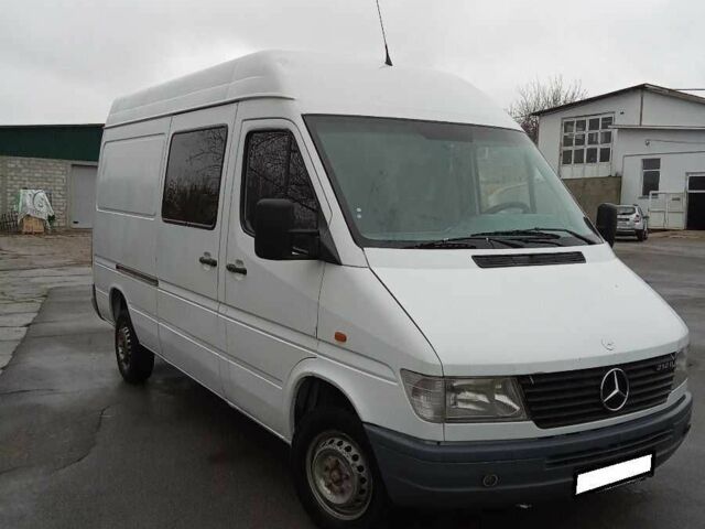Білий Мерседес Sprinter, об'ємом двигуна 2.9 л та пробігом 400 тис. км за 2350 $, фото 1 на Automoto.ua