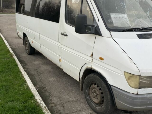 Белый Мерседес Sprinter, объемом двигателя 0 л и пробегом 366 тыс. км за 1350 $, фото 1 на Automoto.ua