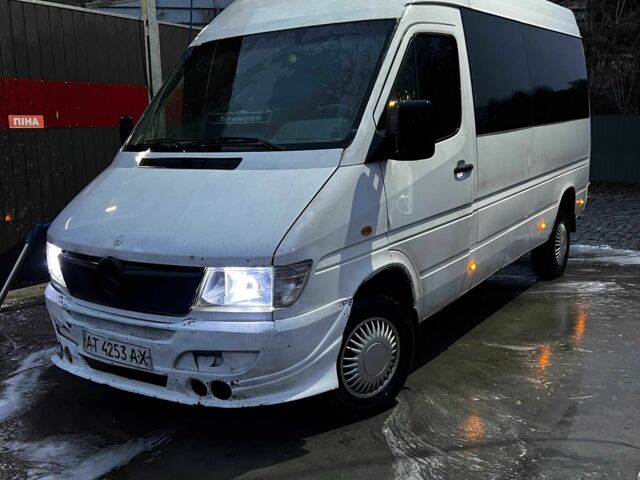 Белый Мерседес Sprinter, объемом двигателя 2.9 л и пробегом 200 тыс. км за 3500 $, фото 1 на Automoto.ua