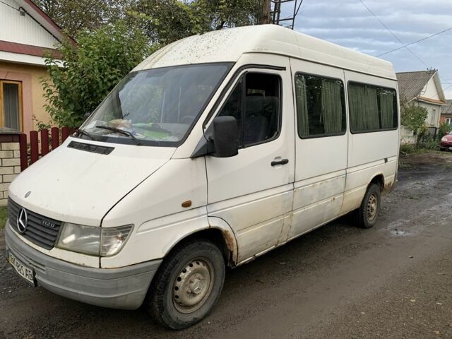 Белый Мерседес Sprinter, объемом двигателя 2.9 л и пробегом 496 тыс. км за 3700 $, фото 1 на Automoto.ua