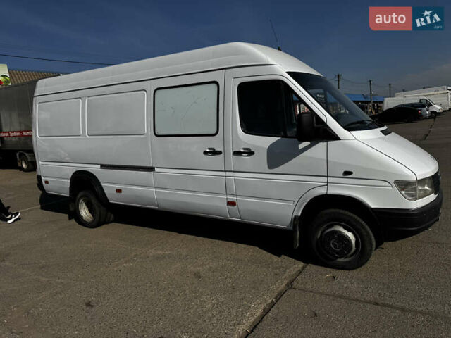 Белый Мерседес Sprinter, объемом двигателя 2.9 л и пробегом 680 тыс. км за 14000 $, фото 1 на Automoto.ua