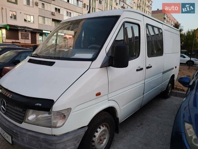 Белый Мерседес Sprinter, объемом двигателя 2.87 л и пробегом 234 тыс. км за 6500 $, фото 1 на Automoto.ua