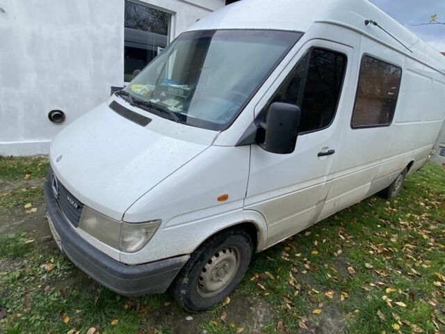 Білий Мерседес Sprinter, об'ємом двигуна 2.9 л та пробігом 750 тис. км за 5500 $, фото 1 на Automoto.ua