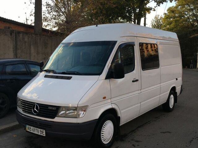 Белый Мерседес Sprinter, объемом двигателя 2.9 л и пробегом 457 тыс. км за 8000 $, фото 1 на Automoto.ua