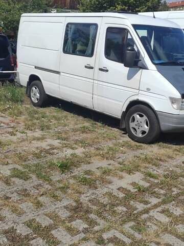 Белый Мерседес Sprinter, объемом двигателя 2.9 л и пробегом 300 тыс. км за 7500 $, фото 1 на Automoto.ua
