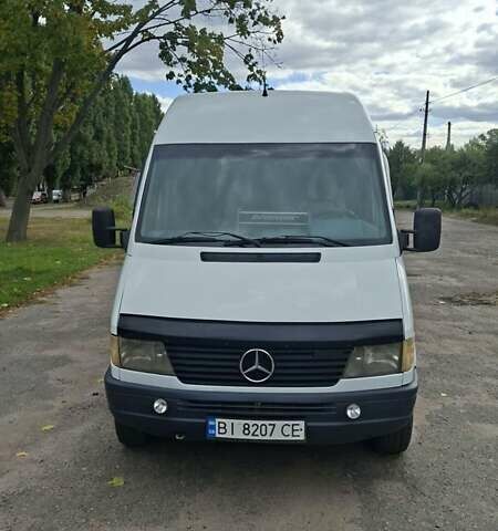 Белый Мерседес Sprinter, объемом двигателя 2.87 л и пробегом 876 тыс. км за 6800 $, фото 1 на Automoto.ua