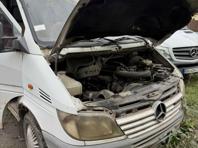 Белый Мерседес Sprinter, объемом двигателя 0 л и пробегом 2 тыс. км за 3000 $, фото 1 на Automoto.ua
