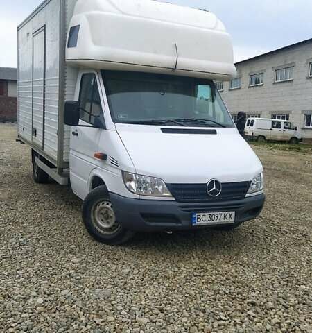 Белый Мерседес Sprinter, объемом двигателя 2.15 л и пробегом 526 тыс. км за 8200 $, фото 1 на Automoto.ua