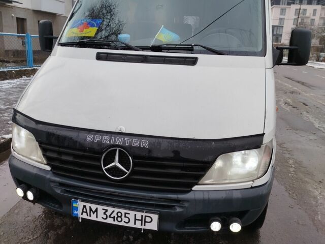 Белый Мерседес Sprinter, объемом двигателя 2.1 л и пробегом 530 тыс. км за 7000 $, фото 1 на Automoto.ua