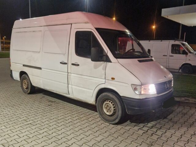 Білий Мерседес Sprinter, об'ємом двигуна 2.4 л та пробігом 320 тис. км за 3100 $, фото 1 на Automoto.ua