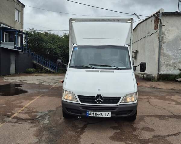 Белый Мерседес Sprinter, объемом двигателя 2.7 л и пробегом 670 тыс. км за 13400 $, фото 1 на Automoto.ua