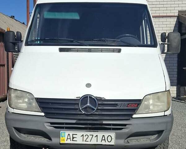 Білий Мерседес Sprinter, об'ємом двигуна 2.15 л та пробігом 274 тис. км за 8000 $, фото 1 на Automoto.ua