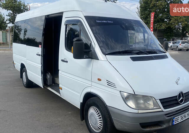 Белый Мерседес Sprinter, объемом двигателя 2.16 л и пробегом 600 тыс. км за 9800 $, фото 1 на Automoto.ua